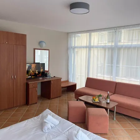 Хотел Eco Palace Приморско